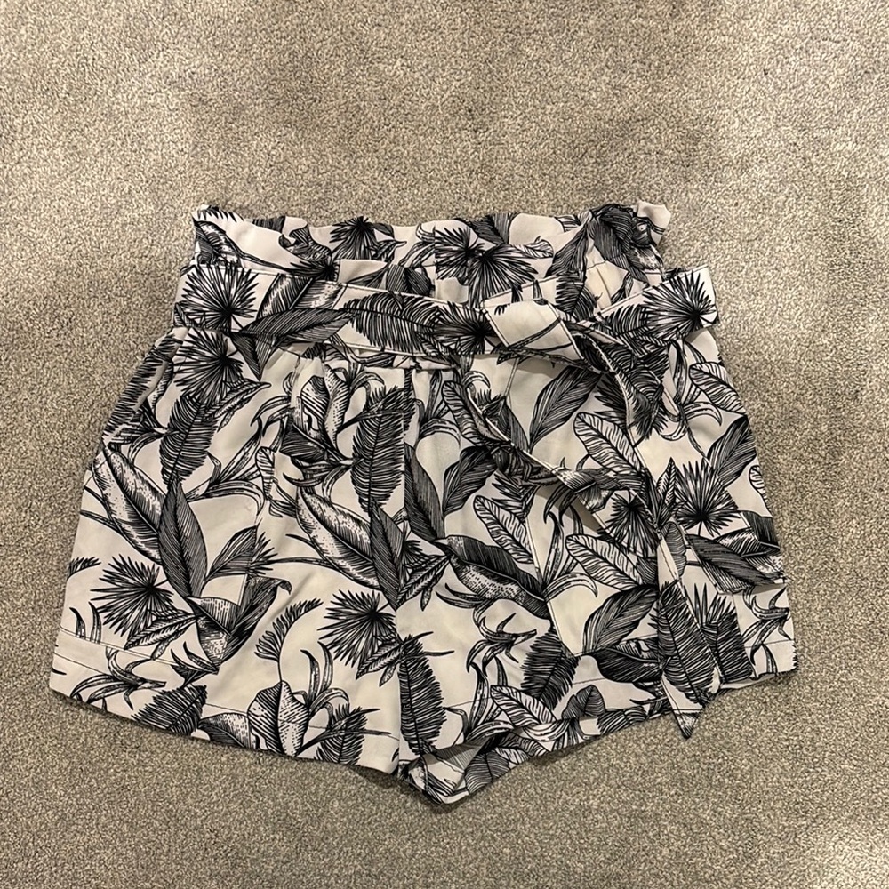 Urban Heritage High Waist Black and White Floral Shorts